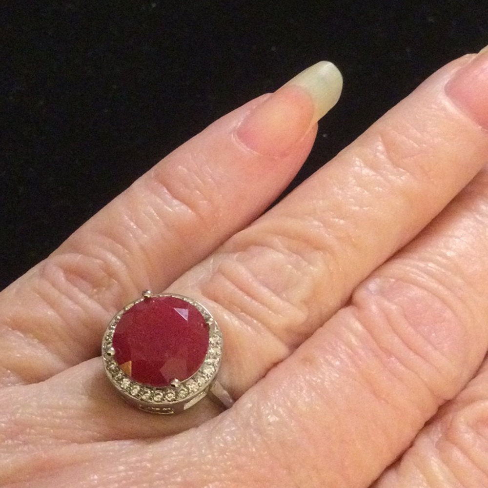 Exquisite Genuine Ruby Ring - Picture 3 of 8